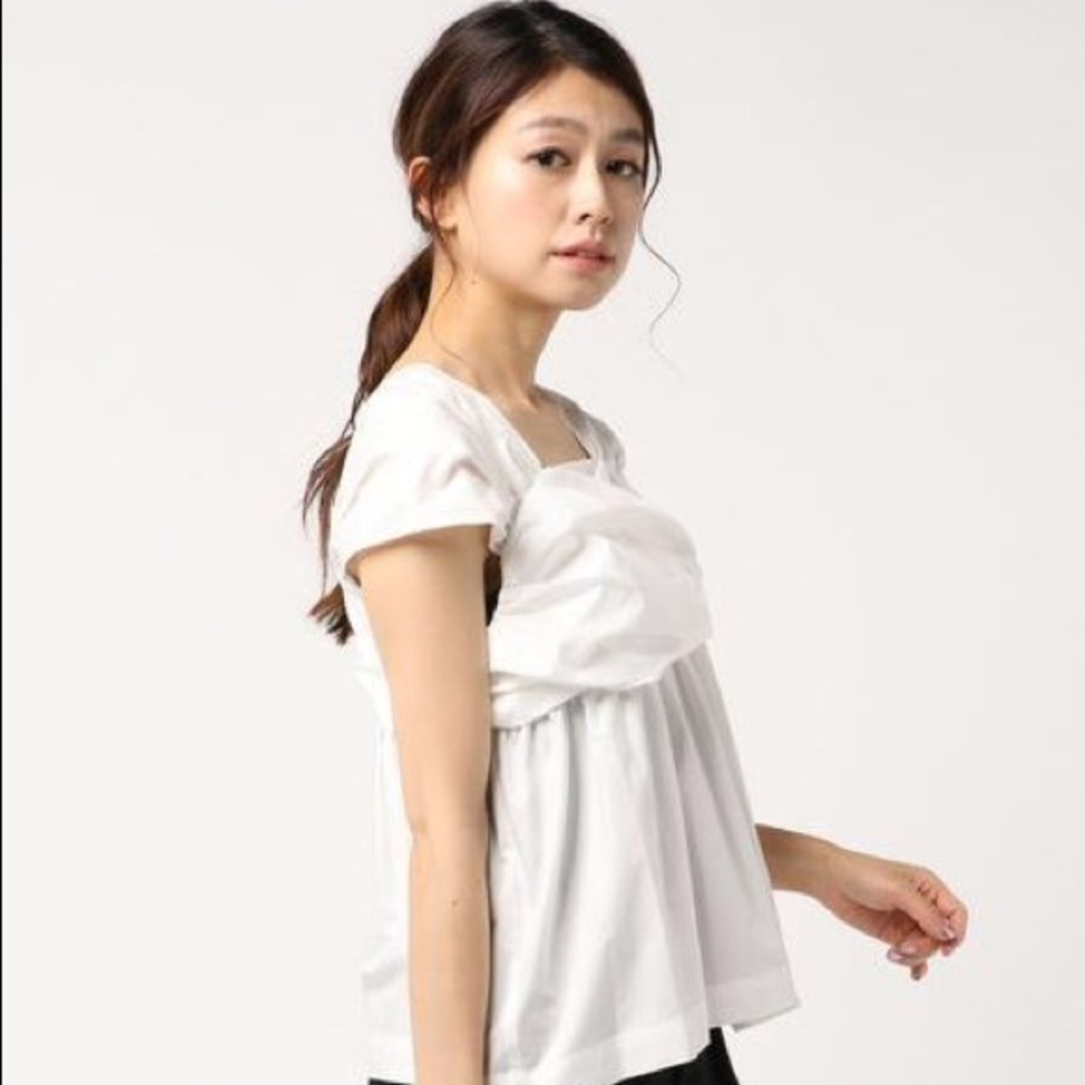 Japanese sleeveless white blouse